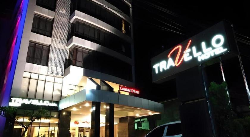 Travello Hotel Manado Exterior foto