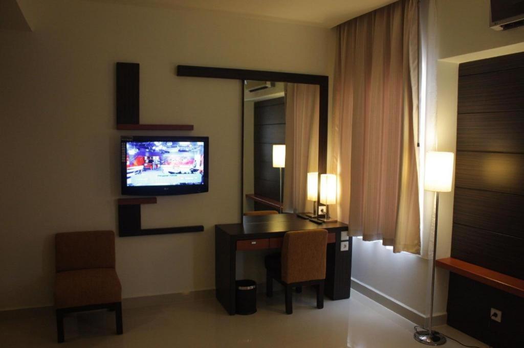 Travello Hotel Manado Exterior foto