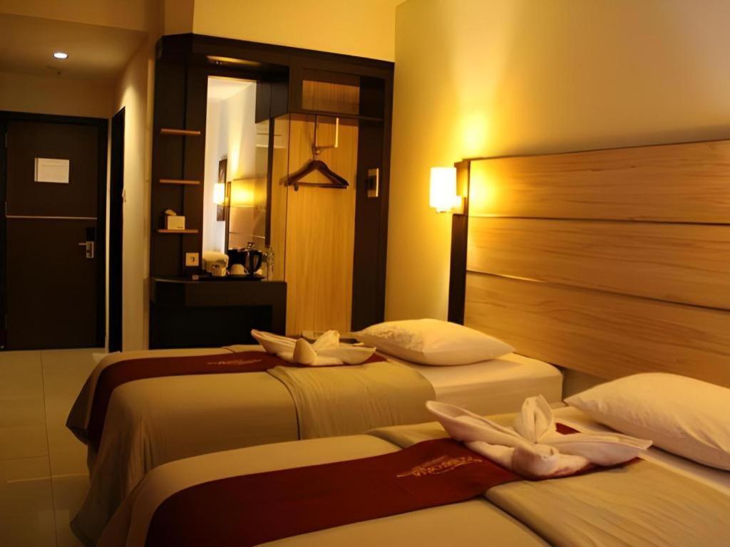 Travello Hotel Manado Exterior foto