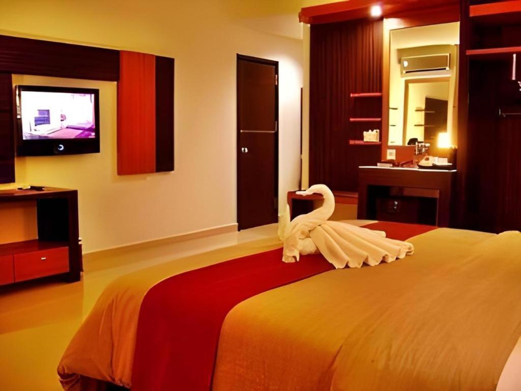 Travello Hotel Manado Exterior foto